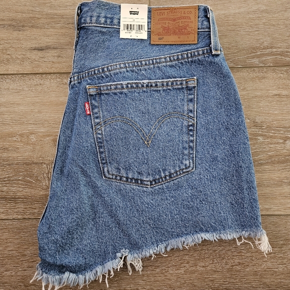 LEVIS Athens Mid Short - Medum Indigo sz 32 - Picture 2 of 6